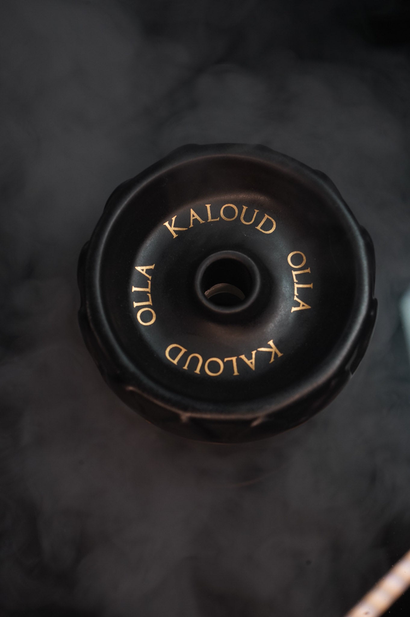 olla-x-kaloud-mercury-foyer-chicha-c-ramique-noir-or image 3