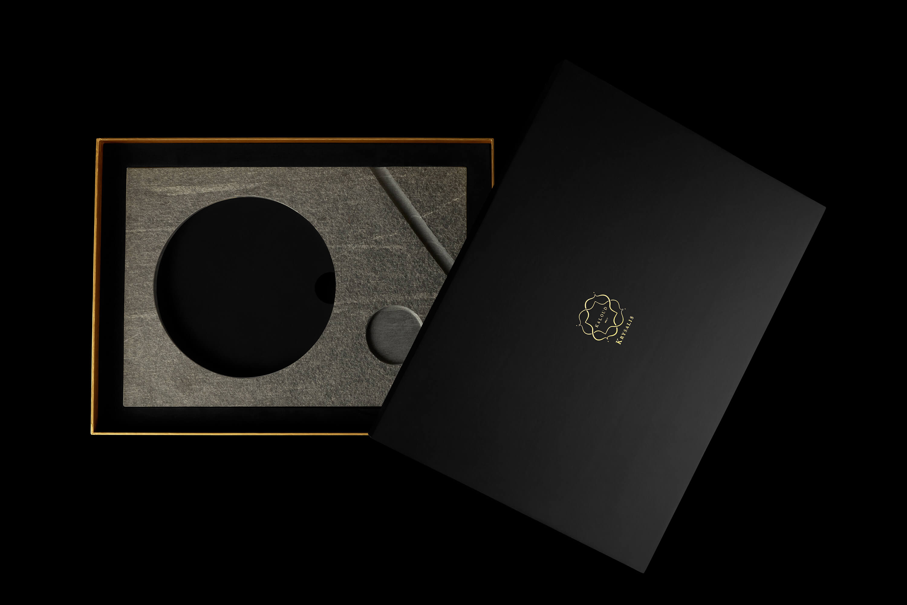 kaloud-krysalis-monarch-hayat-chicha-luxe-cristal-marbre image 5